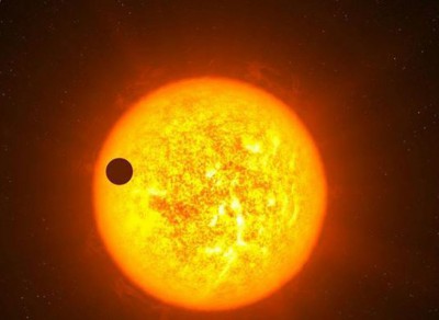 كوكب عطارد يمر أمام قرص الشمس الاثنين المقبل