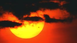 العالم يستعد لمشاهدة مرور كوكب الزهرة أمام الشمس