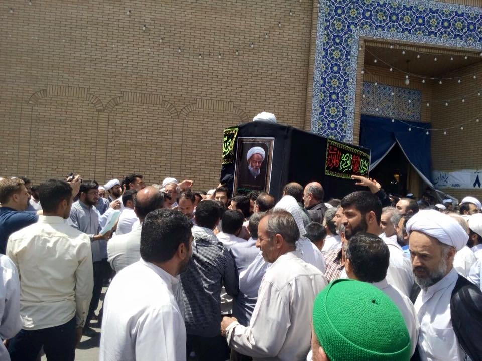 بالصور :تشييع الشيخ محمد مهدي الاصفي في مدينة قم المقدسة