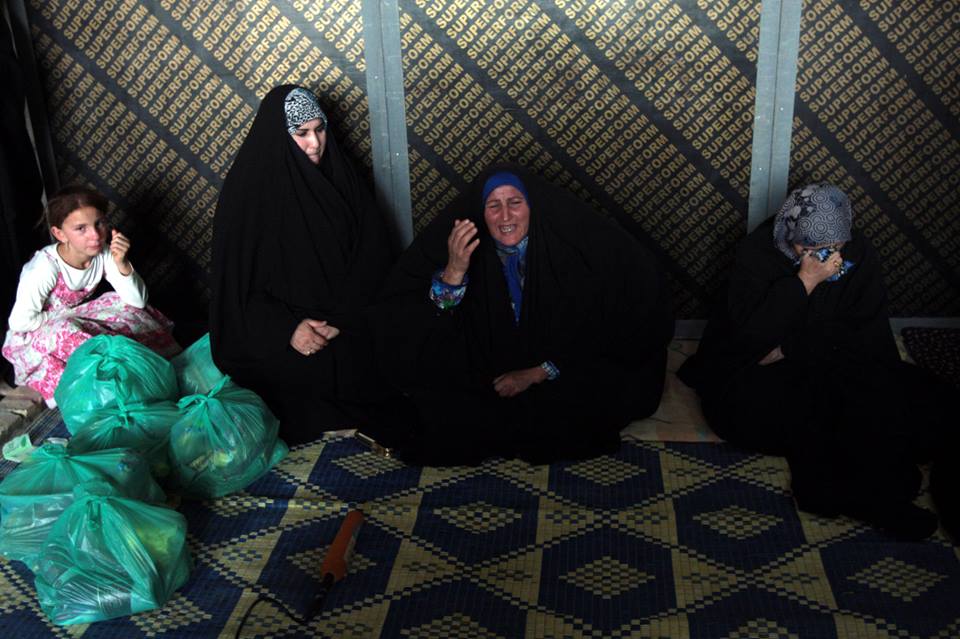 كربلاء تشمل 40 شهيدا من اهالي تلعفر بمنحة 10 مليون دينار ،واحد الشهداء واعد بنته بهدية من راتبه قبل استشهاده بيوم واحد