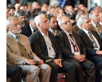 تراشق  بالأحذية واتهامات  في مؤتمر "المعارضة السورية" في القاهرة..!