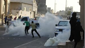 مؤتمر دولي يكشف ان الشرطة البحرينية تحكم على مواطنيها بالموت البطيء بأسلحة أميركية و فرنسية