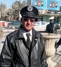 وكالة نون تتابع الحالة الصحية لمفوض المرور الذي دهسته سيارة أثناء أدائه واجبه:مراهقون وراء حادثة دهسي