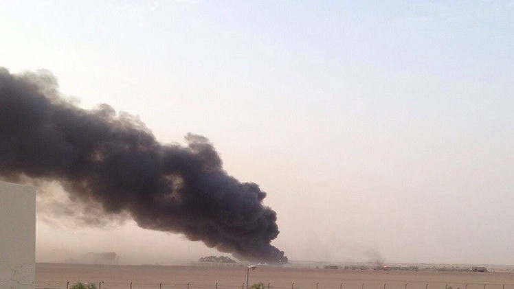 مقتل 10 جنود سعوديين و45 جندي اماراتي بانفجار مخزن للاسلحة في اليمن