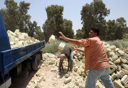 انخفاض انتاج الطابوق الحكومي في العراق الى 65 الف طابوقة في اليوم من نحو 600 الف في عقد السبعينيات