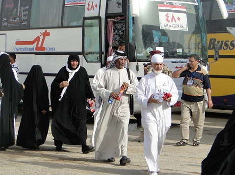 كربلاء تودع 1240 حاج ذهاباً لأداء مناسك الحج لهذا العام (مصور)