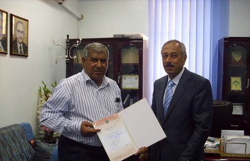 مركز المستنصرية للدراسات العربية والدولية يمنح الباحث والكاتب لطيف عبد سالم العكيلي شهادة شكر وتقدير