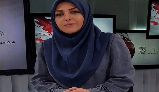 بالفيديو: مذيعة ايرانية تجهش بالبكاء اثناء قراءتها خبر فاجعة منى