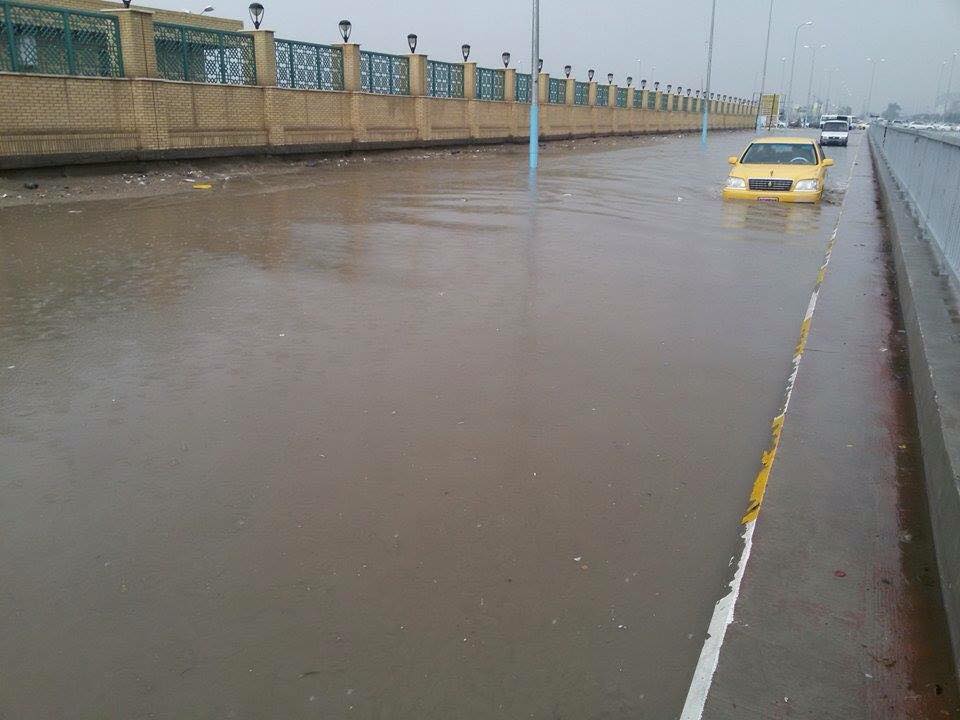 بالصور: النجف الاشرف تغرق بمياه الامطار