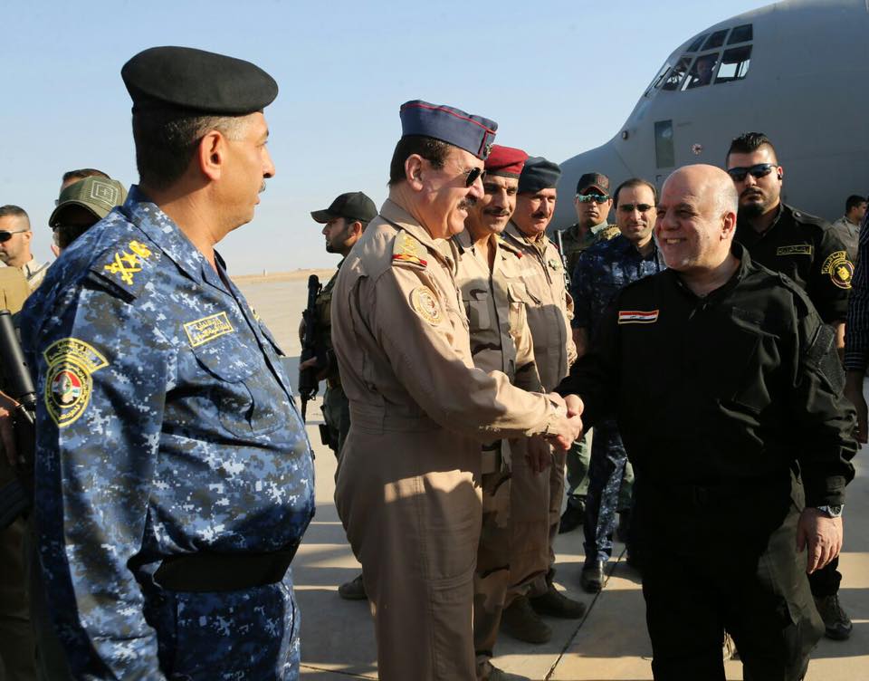 العبادي يشيد بتضحيات الطيارين العراقيين بمعارك تحرير الموصل