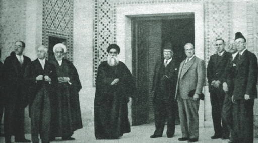 صورة ارشيفية نادرة لرئيس الوزراء الاسبق السيد محمد الصدر