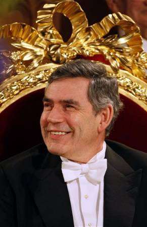 بريطانيا تهدد بعقوبات ضد ايران تشمل البترول والغاز