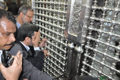 تقرير مصور عن زيارة الرئيس الايراني لمقام السيدة زينب عليها السلام في مصر