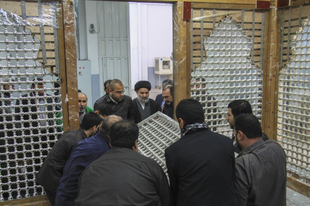 بالصور:إنجاز شباك الإمام العباس (ع) بأيد عراقية لاول مرة بتاريخ العراق