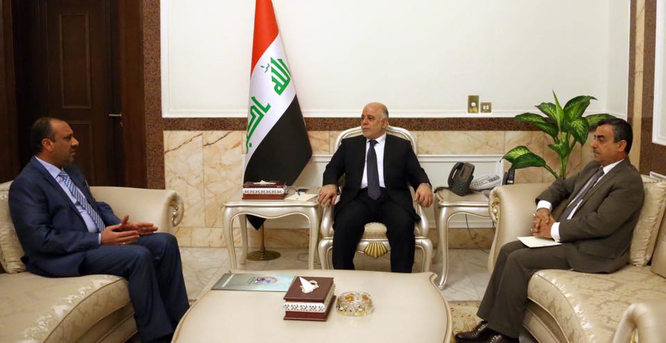 العبادي يوافق على تخصيص 5 مليارات دينار لرفع النفايات ويوجه بخدمة حي شيدته المرجعية