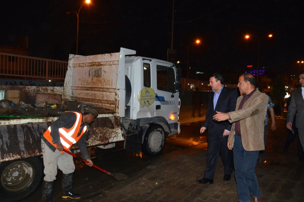 كربلاء تشهد حملة تنظيف ليلية والطريحي يؤكدعلى اهمية تفعيل العمل الليلي لتقديم خدمات البلدية بكافة اشكالها