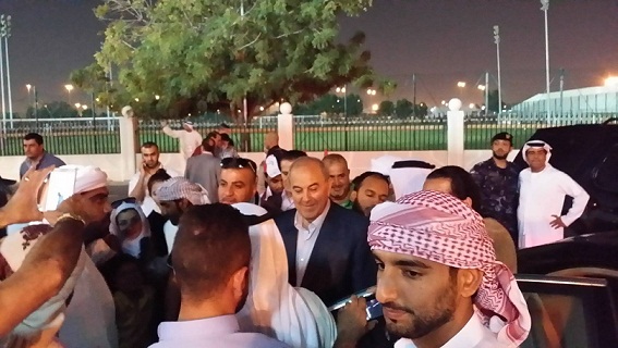 بالصور :سياسيون عراقيون يتغيبون عن جلسات البرلمان ويحضرون مباراة العراق في الشارقة