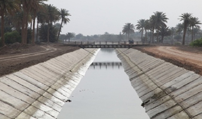 مركز شرطة في كربلاء يقف عائقا  لاكمال تبطين جدول الحسينية