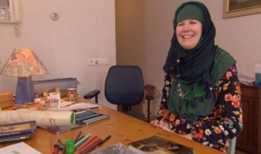 رسامة هولندية: تنوع الإسلام قادني لاعتناقه