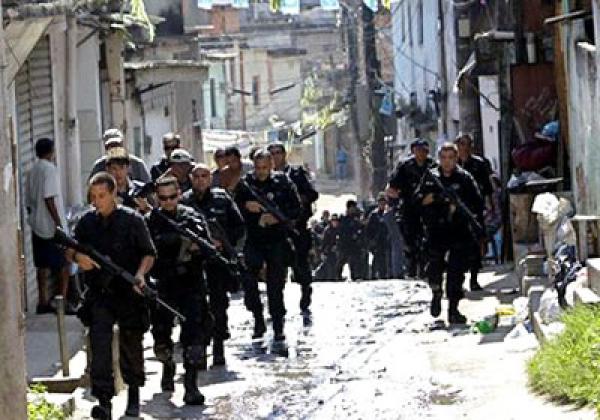 الجيش البرازيلي يحتل الأحياء الفقيرة لتأمين نهائيات كأس العالم