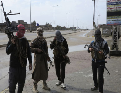 (داعش) تنسحب من وسط الفلوجة وتفتح جبهتين على بغداد