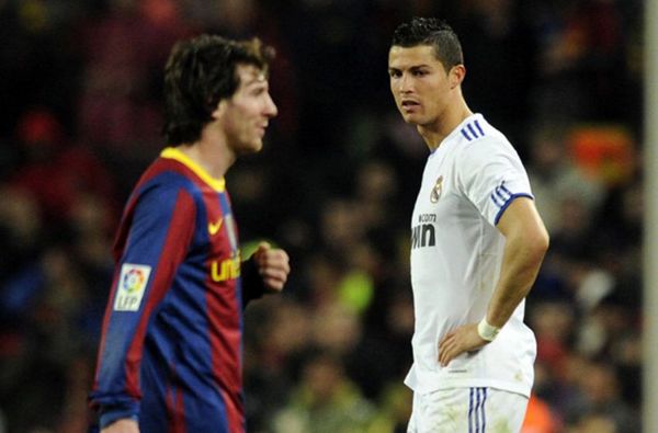 رونالدو يزيح ميسي من صدارة تصنيف أفضل اللاعبين أداءً+rقائمة بافضل 10 لاعبيين عالميا