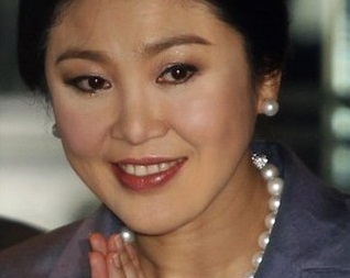 محاكمة رئيسة وزراء تايلاند شيناوات لسوء استخدام السلطة