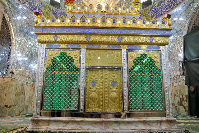 بالصور:المزارات الشيعية تفتتح الشباك الجديد لمزار الحمزة الشرقي في الديوانية بكلفة 127 الف دولار