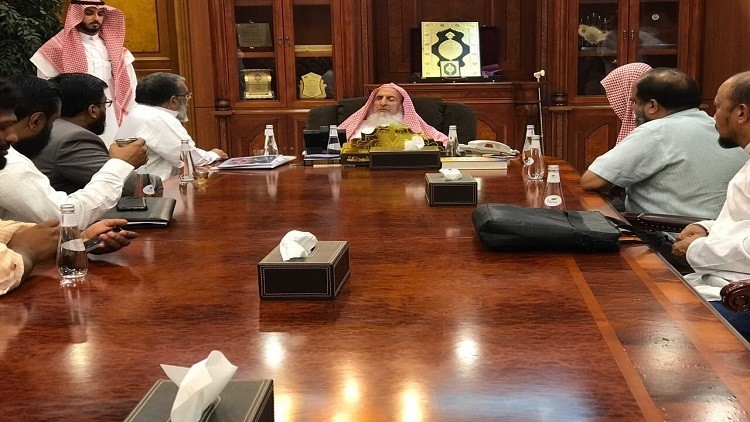تدهور صحة مفتي المملكة السعودية وهيئة علمائها تنفي ذلك