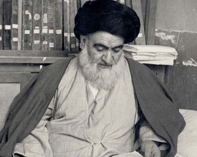 صورة ارشيفية لآية الله العظمى السيد أبو القاسم الخوئي بالنجف الاشرف