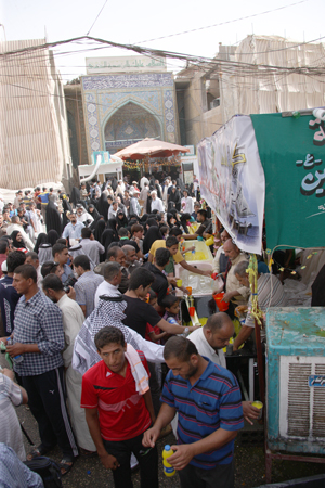 كربلاء :ستة ملايين زائر بينهم 150 الف عربي واجنبي ينهون مراسم زيارة النصف من شعبان  (مصور)