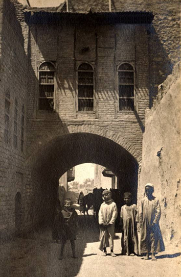 صورة ارشيفية لمنطقة الدهانة في بغداد التقطت عام 1910