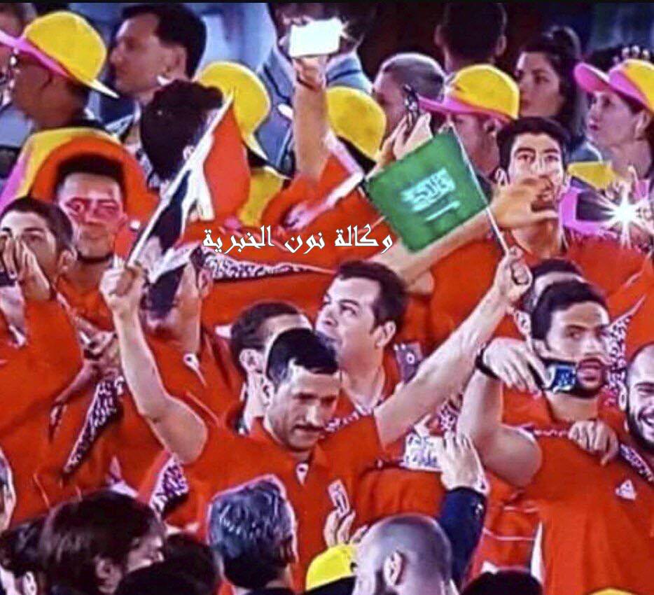 لاعب مصري يرفع علم السعودية في افتتاح أولمبياد ريو دي جانيرو