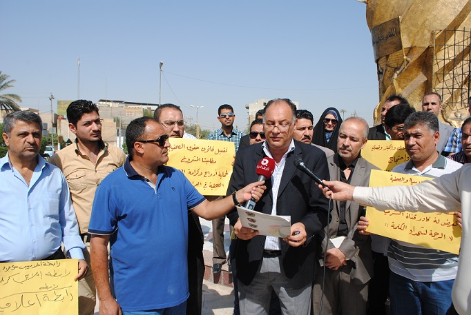 استنكار ووقفة احتجاج لصحفيي كربلاء ضد مقتل مراسلي قناة الشرقية ورئيس فرع المحافظة يطالب بتفعيل قانون حماية الصحفيين