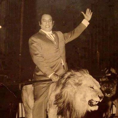 ماهي قصة الأسد الذي اغتال مدربه فأكل يديه الآثمتين؟!!ا