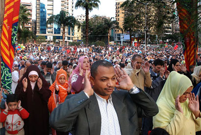 الشرطة المصرية  تعتقل عدد من الشيعة خلال احتفالهم بعاشوراء