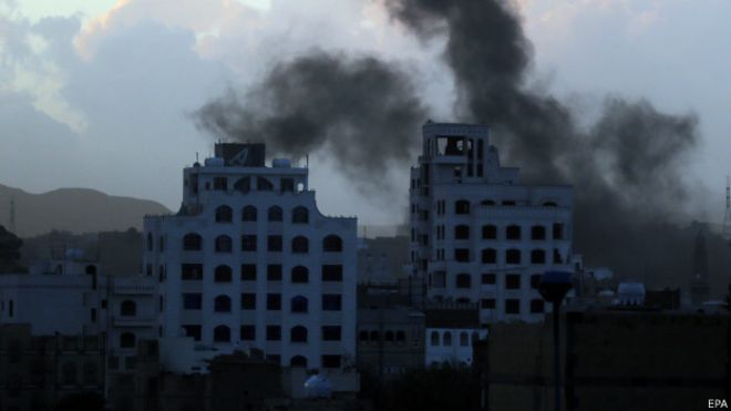 طهران تتهم الرياض باستهداف سفارتها في صنعاء