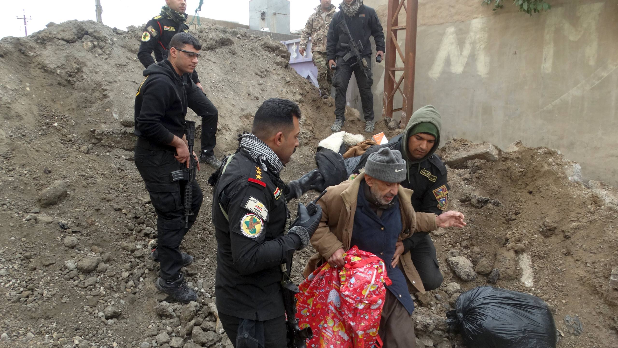 اخلاء 1250 مدنياً من منطقة شرق الرمادي منذ أمس