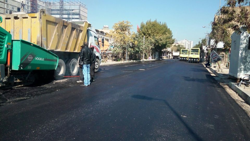 بلدية كربلاء : اكساء شارع الطوارىء في مركز المدينة