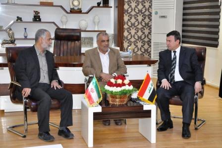 وكيل وزير الدفاع الايراني يزور العتبات المقدسة في كربلاء