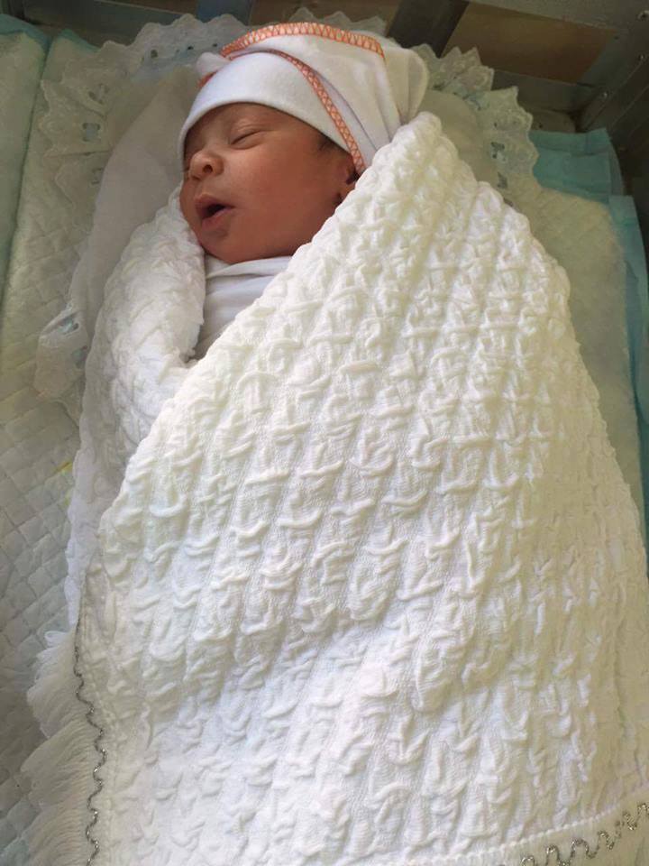 كربلاء: عشرينية تلد مولوداَ أنثى بعد عقم ثانوي دام 12 عاماً