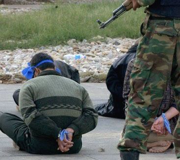 صحيفة كويتية : اعتقال مجموعة تسللت إلى المنطقة الخضراء لتنفيذ سلسلة اغتيالات لشخصيات سياسية