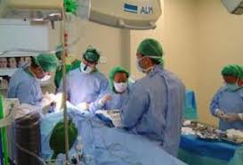 صحة كربلاء :  نجاح عملية نادرة للعمود الفقري