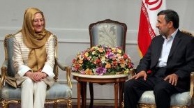 الرئيس الايراني يلتقي عقيلة طالباني:الفراغ السياسي في العراق يحتاج ملؤه الى شخصية مثل الرئيس طالباني