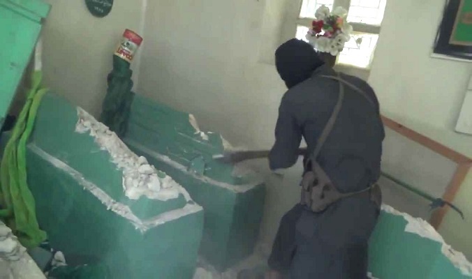 داعش تهدم اضرحة في الحسكة وقصف مسجد في دمشق وانفجار سيارة مفخخة في ادلب