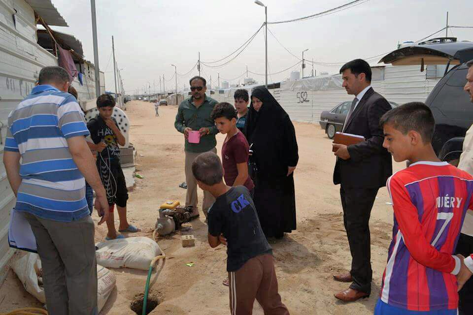 بالصور:مخاطر الصرف الصحي في مخيمات النازحين بكربلاء المقدسة