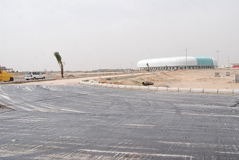 بالصور:إنجاز 95% من الشارع الواصل إلى ملعب كربلاء الدولي والبلدية تعتبره اسرع مشروع منفذ