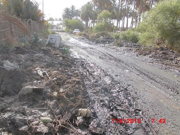 بالصور: طريق خدمي بمليارات الدنانير من ميزانية كربلاء تتلفه الموارد المائية في بابل