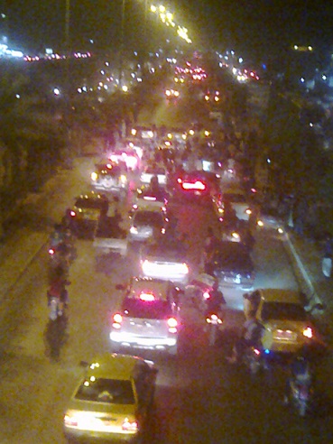 بالصور.. الشارع الكربلائي يشتعل فرحا لتاهل المنتخب الشبابي لنصف نهائي كاس العالم