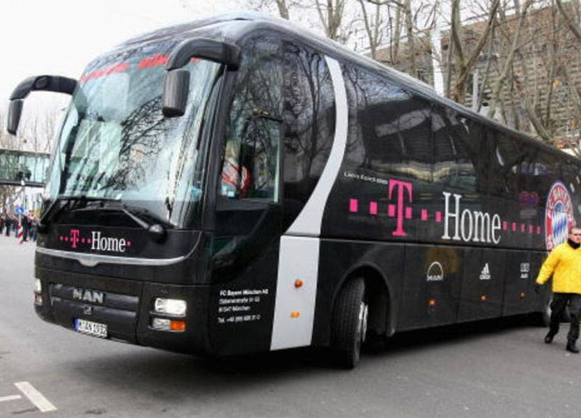 ركّاب حافلة مصيرهم بين أيدي طفل